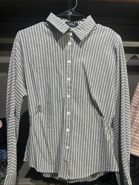 Cider Women’s Gray Vertical Stripe Button-Down Shirt